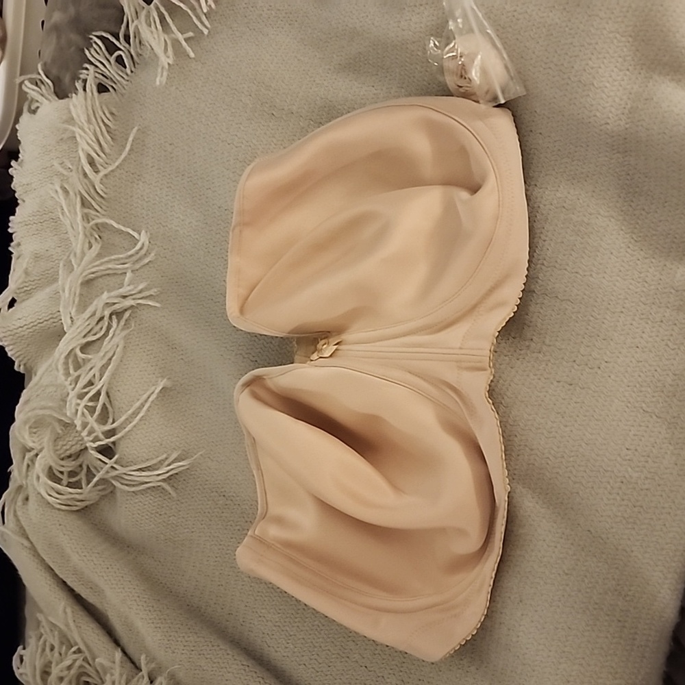 Elila Strapless Bra - Picture 2 of 6